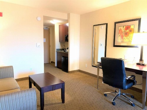 Holiday Inn Express Fresno Northwest - Herndon an IHG Hotel - image 26