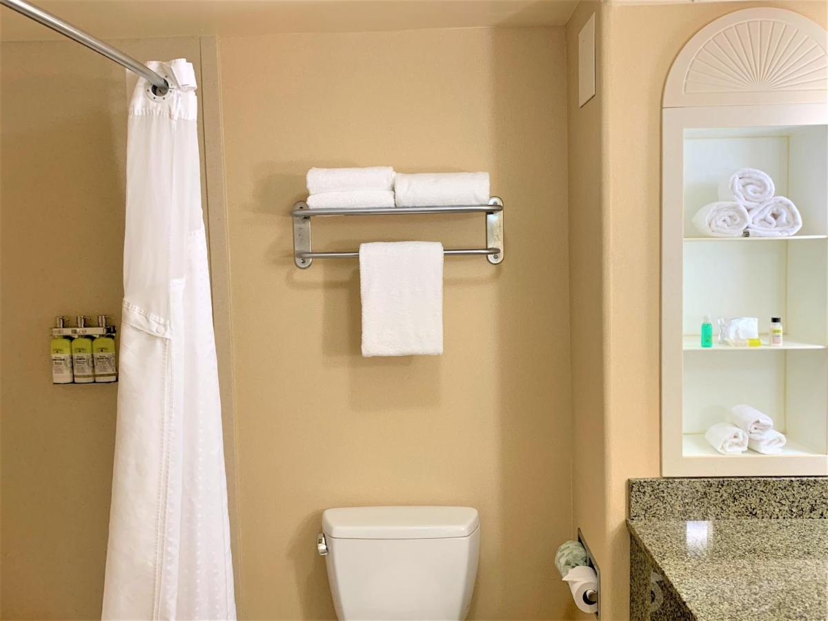 Holiday Inn Express Fresno Northwest - Herndon an IHG Hotel - image 6