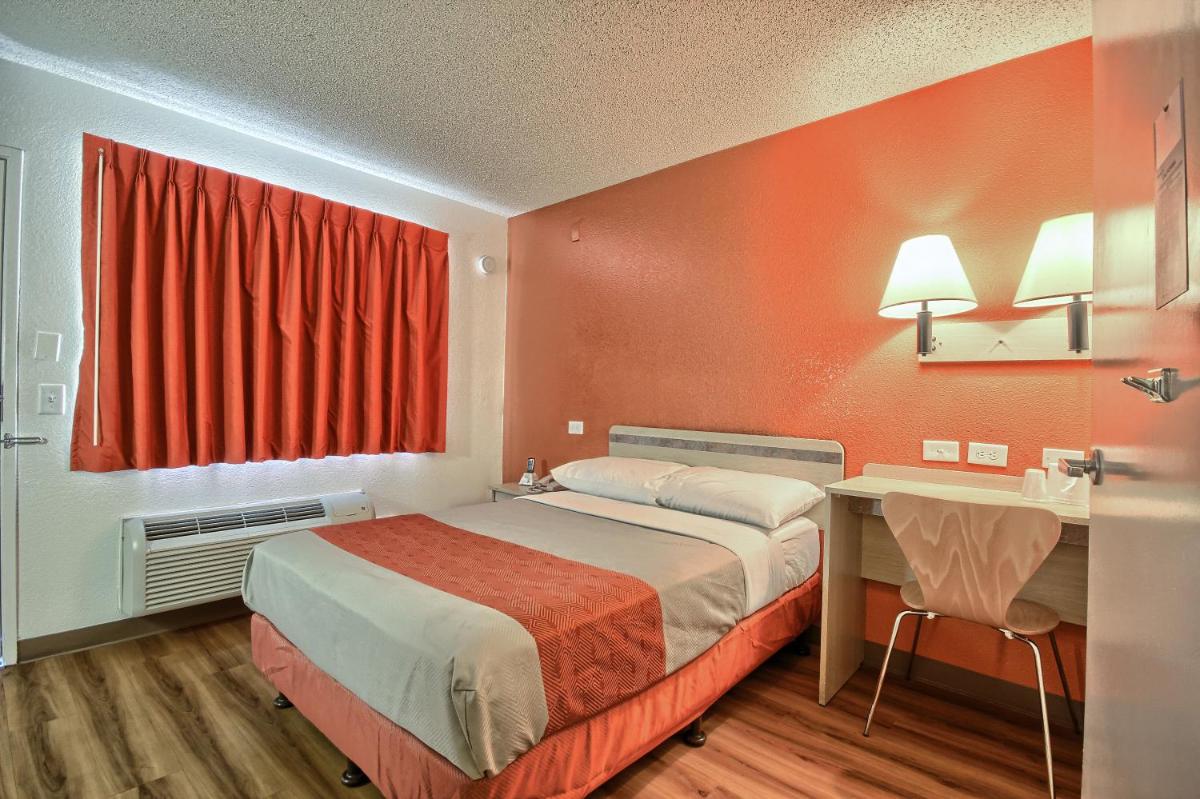 Motel 6-Fresno CA - Blackstone South - image 6