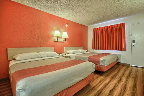 Motel 6-Fresno CA - Blackstone South - image 8