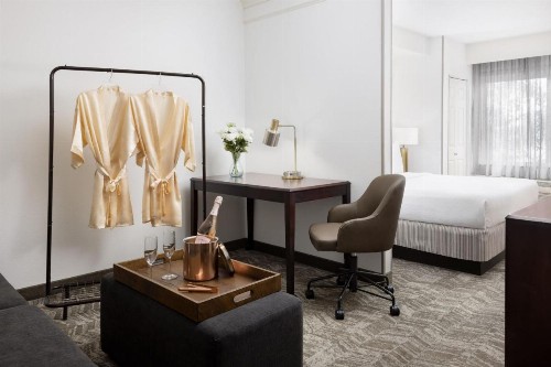 SpringHill Suites Fresno - image 20