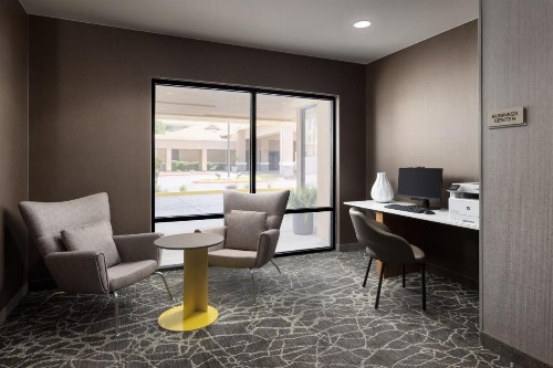 SpringHill Suites Fresno - image 27