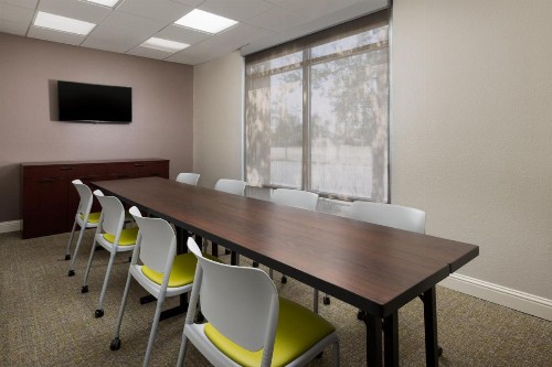 SpringHill Suites Fresno - image 36