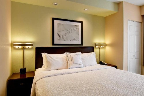SpringHill Suites Fresno - image 39