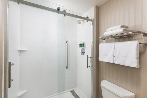 SpringHill Suites Fresno - image 4