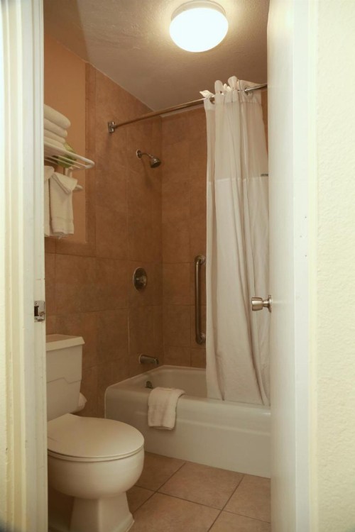 Ramada by Wyndham Fresno North - image 23