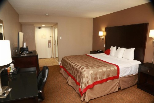 Ramada by Wyndham Fresno North - image 31