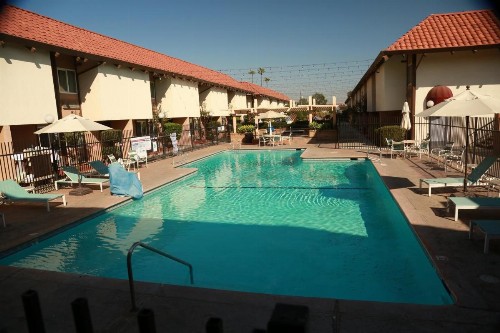 Ramada by Wyndham Fresno North - image 41