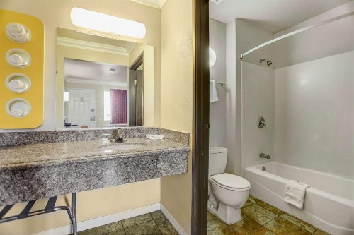Motel 6-Fresno CA - Belmont Ave - image 21