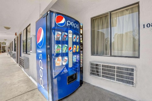 Motel 6-Fresno CA - Belmont Ave - image 25
