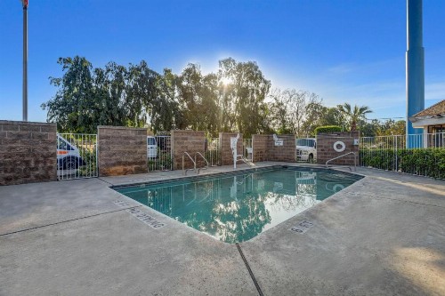 Motel 6-Fresno CA - Belmont Ave - image 7