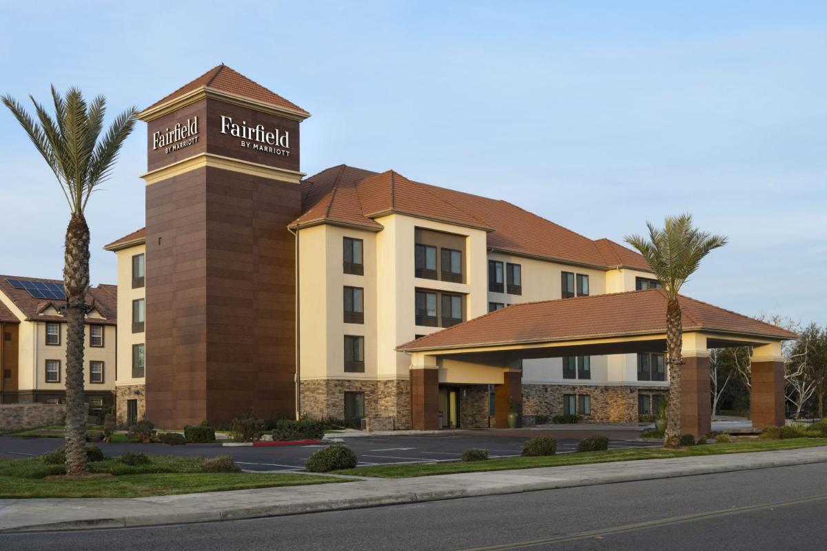 La Quinta by Wyndham Fresno Riverpark - main image