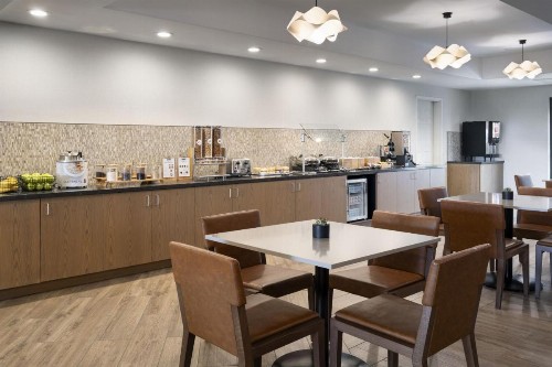 La Quinta by Wyndham Fresno Riverpark - image 28