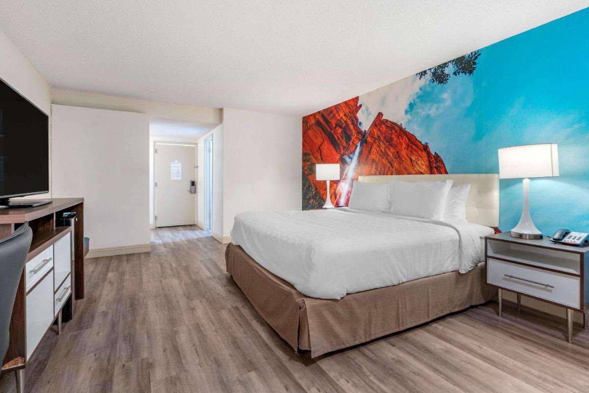 Clarion Pointe Fresno near Yosemite - image 7