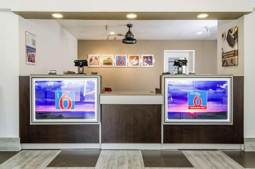 Motel 6-Fresno CA - Yosemite Hwy - image 14