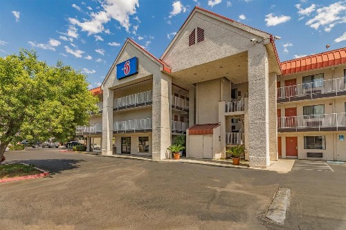 Motel 6-Fresno CA - Yosemite Hwy - image 15