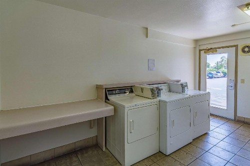 Motel 6-Fresno CA - Yosemite Hwy - image 25