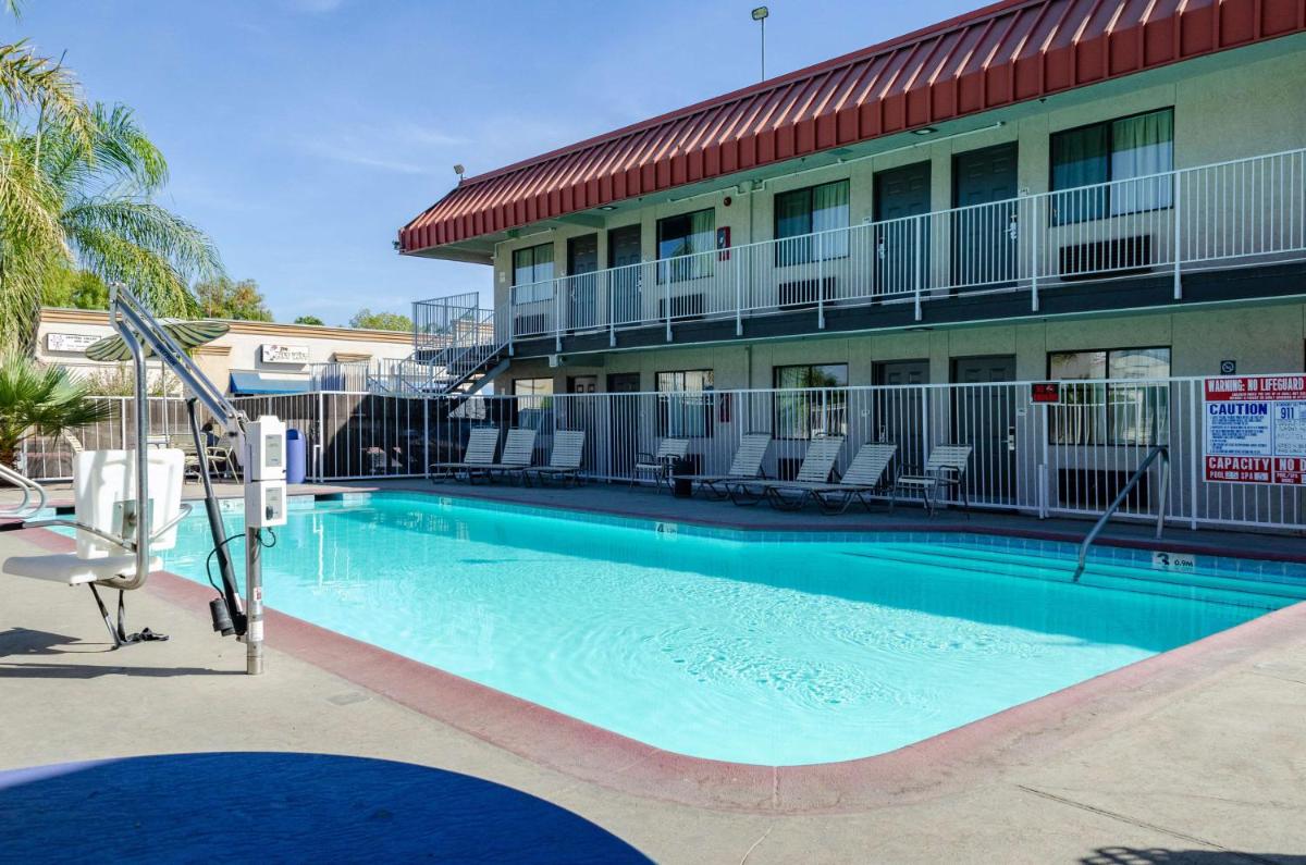 Motel 6-Fresno CA - Yosemite Hwy - image 3