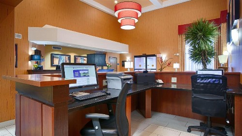 Best Western PLUS Fresno Inn - image 7