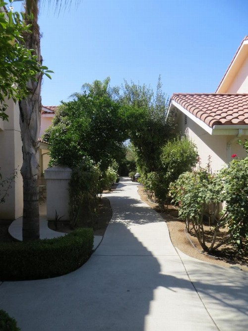 Garden Inn and Suites Fresno - image 12