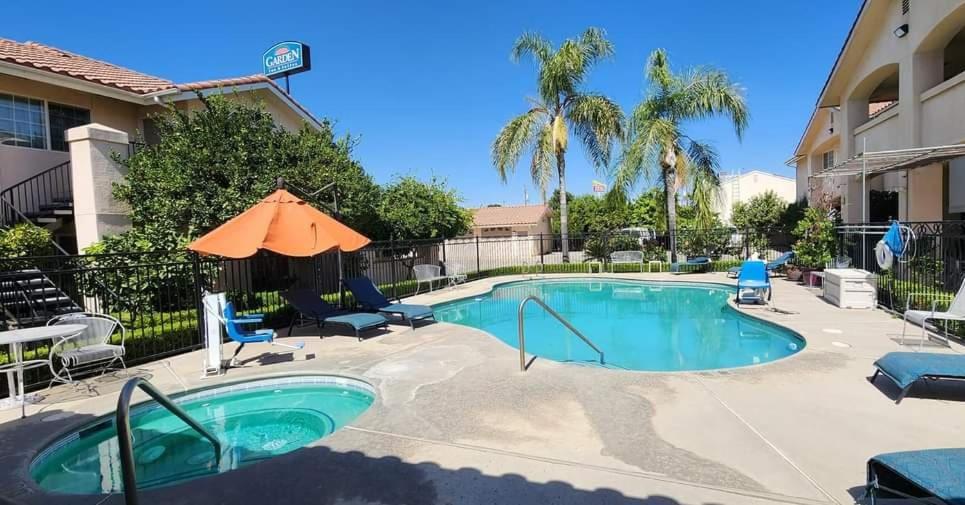Garden Inn and Suites Fresno - image 2