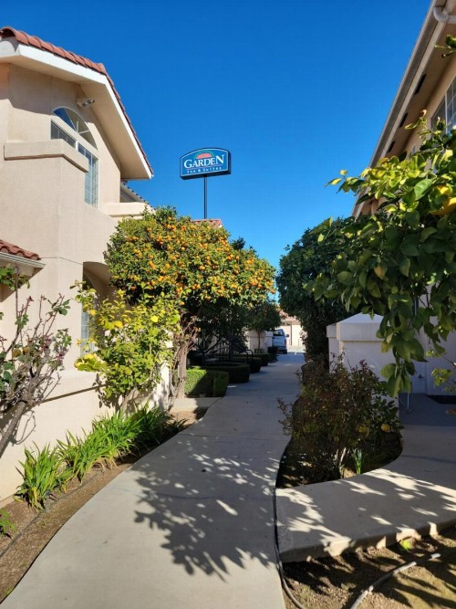 Garden Inn and Suites Fresno - image 22