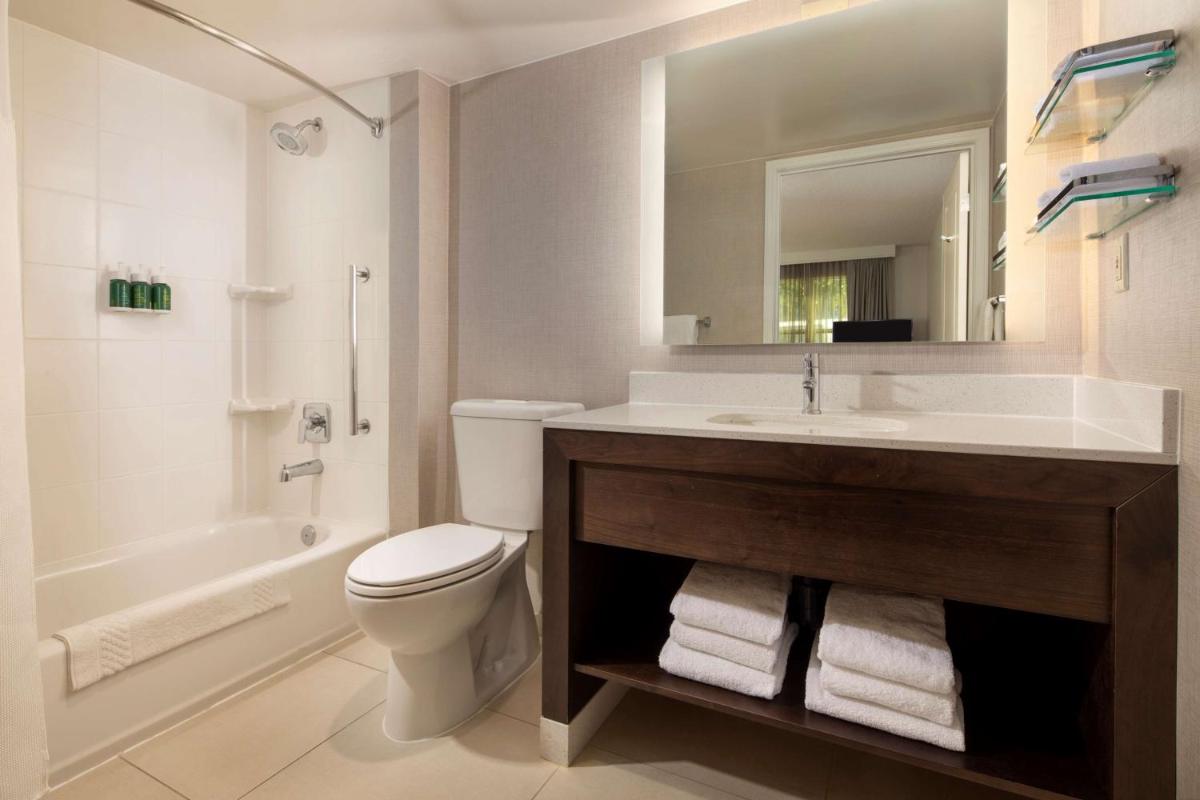 Sonesta ES Suites Fresno - image 2