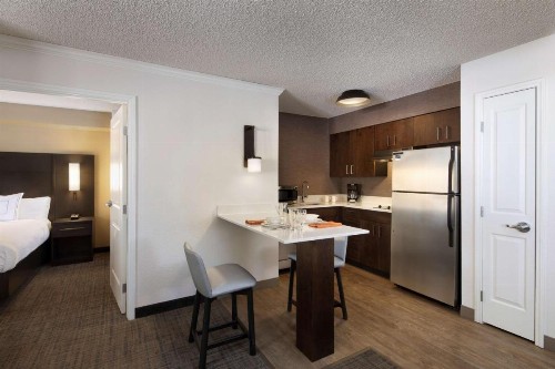 Sonesta ES Suites Fresno - image 7