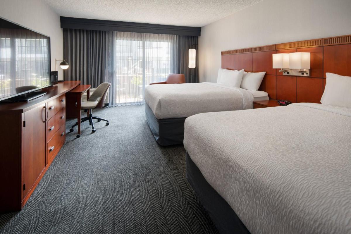 Courtyard by Marriott Fresno - image 3