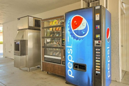 Motel 6-Fresno CA - Blackstone North - image 22