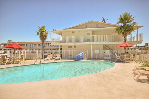 Motel 6-Fresno CA - Blackstone North - image 5