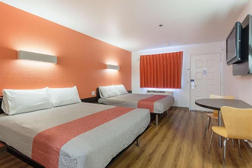 Motel 6-Fresno CA - image 13