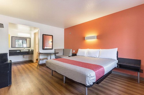 Motel 6-Fresno CA - image 14