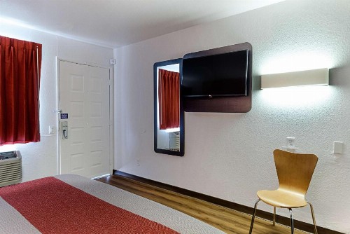 Motel 6-Fresno CA - image 18