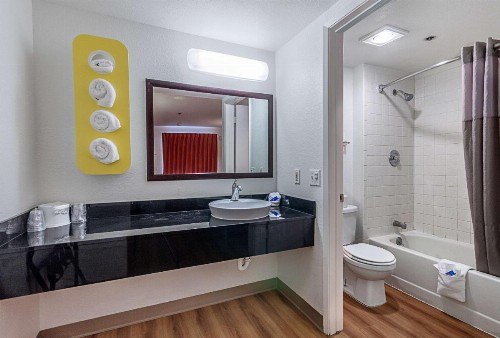 Motel 6-Fresno CA - image 24