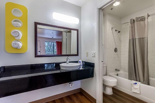 Motel 6-Fresno CA - image 27