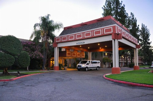 Piccadilly Inn Airport - image 24