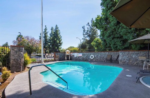 Quality Inn Fresno Airport - image 25
