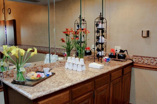 University Square Hotel - image 6