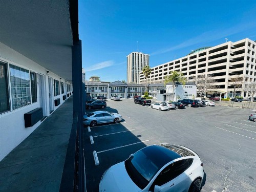 Travelodge by Wyndham Fresno Convention Center Area - image 23