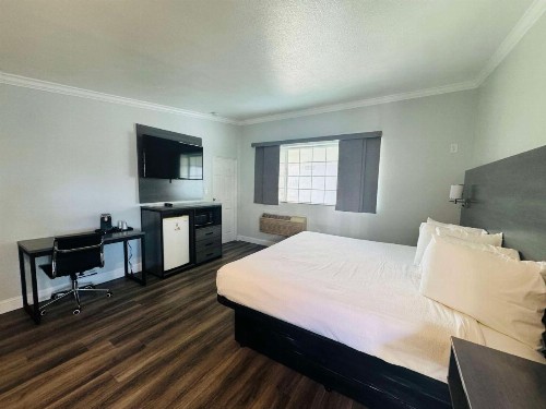 Travelodge by Wyndham Fresno Convention Center Area - image 8