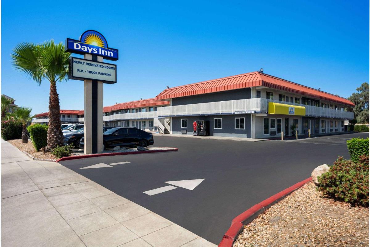 Days Inn by Wyndham Fresno South - main image