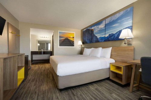 Days Inn by Wyndham Fresno South - image 18