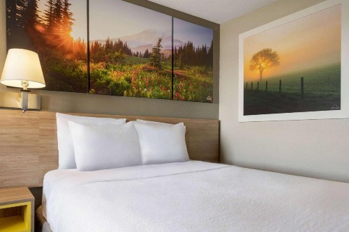 Days Inn by Wyndham Fresno South - image 22