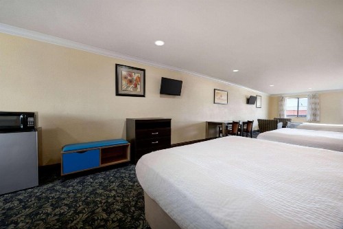 Days Inn by Wyndham Fresno South - image 24