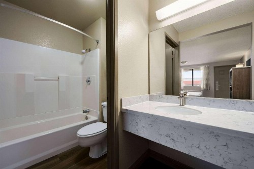 Days Inn by Wyndham Fresno South - image 26