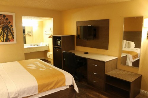 Days Inn by Wyndham Fresno South - image 30