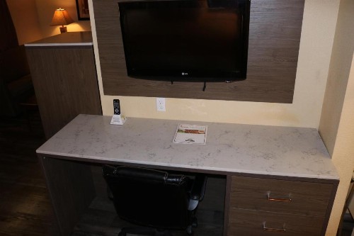 Days Inn by Wyndham Fresno South - image 41