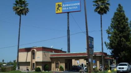 Ambassador Inn Fresno - image 3