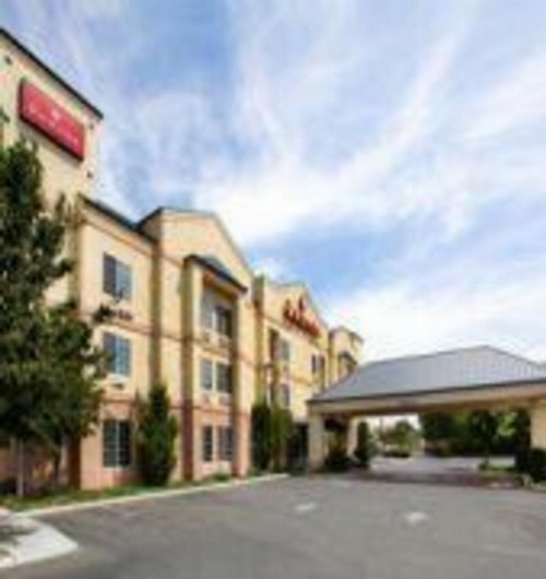 RAMADA FRESNO NORTHWEST(ex Holiday Inn Express Hotel & Suites)